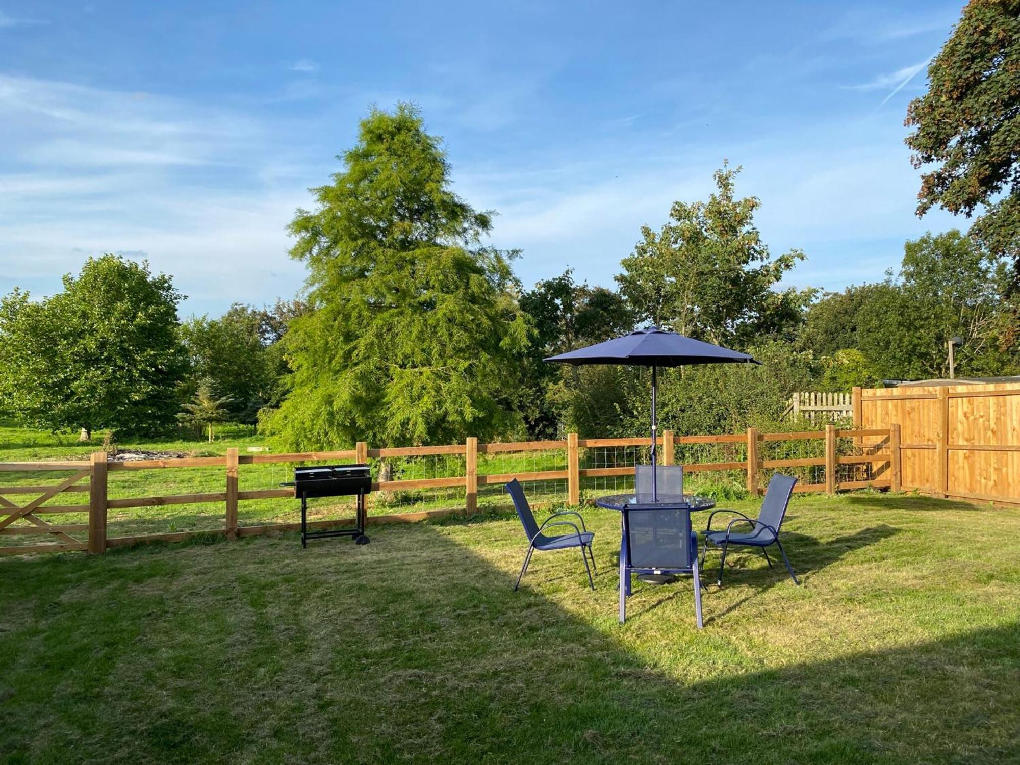 Mill View Villa Hickling Exterior photo